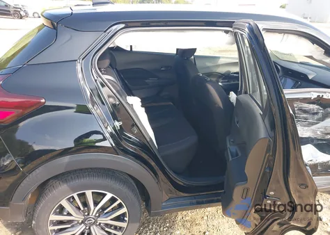 2023 Nissan Kicks Sv Xtronic Cvt z USA, uszkodzony, nr VIN 3N1CP5CV8PL514188